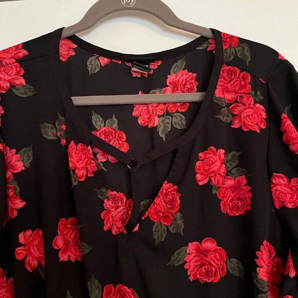 Torrid Size 2 Rose Floral Print Georgette Blouse - Picture 4 of 9